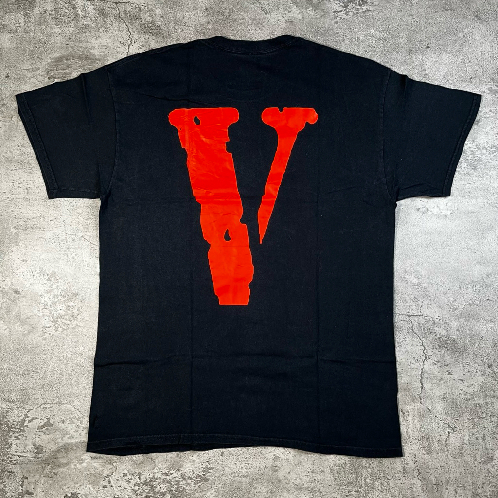 kaos oblong vlone friends hitam big logo tag di cut