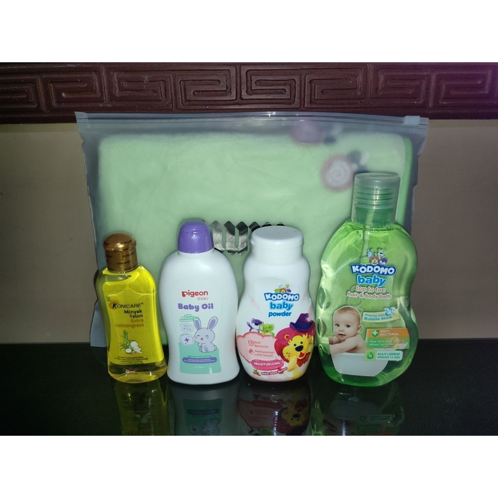 Set Peralatan Mandi Bayi Hospital Bag Komodo Baby Top to Toe Wash Bedak Minyak Telon Konicare Baby O
