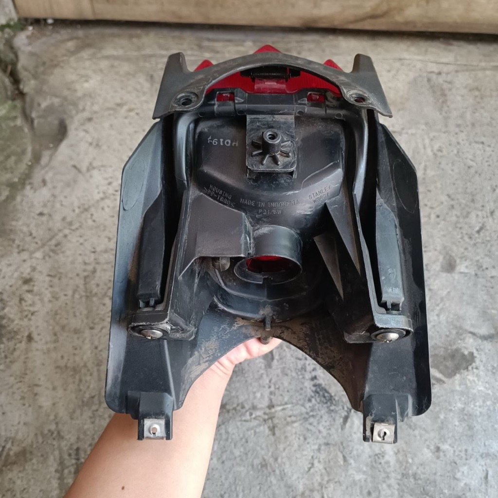 stoplamp lampu belakang gsx r 150 gsx s 150 cabutan motor