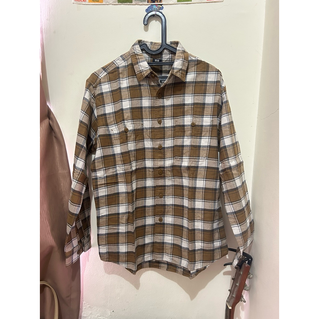 PRELOVED KEMEJA FLANEL COWOK UNIQLO