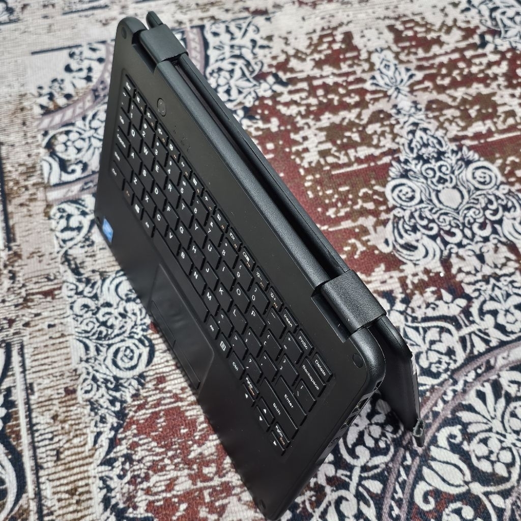 Laptop Notebook Lenovo 300e Layar sentuh bisa lipat tablet RAM 8GB SSD 128GB Windows 11 Second pilih