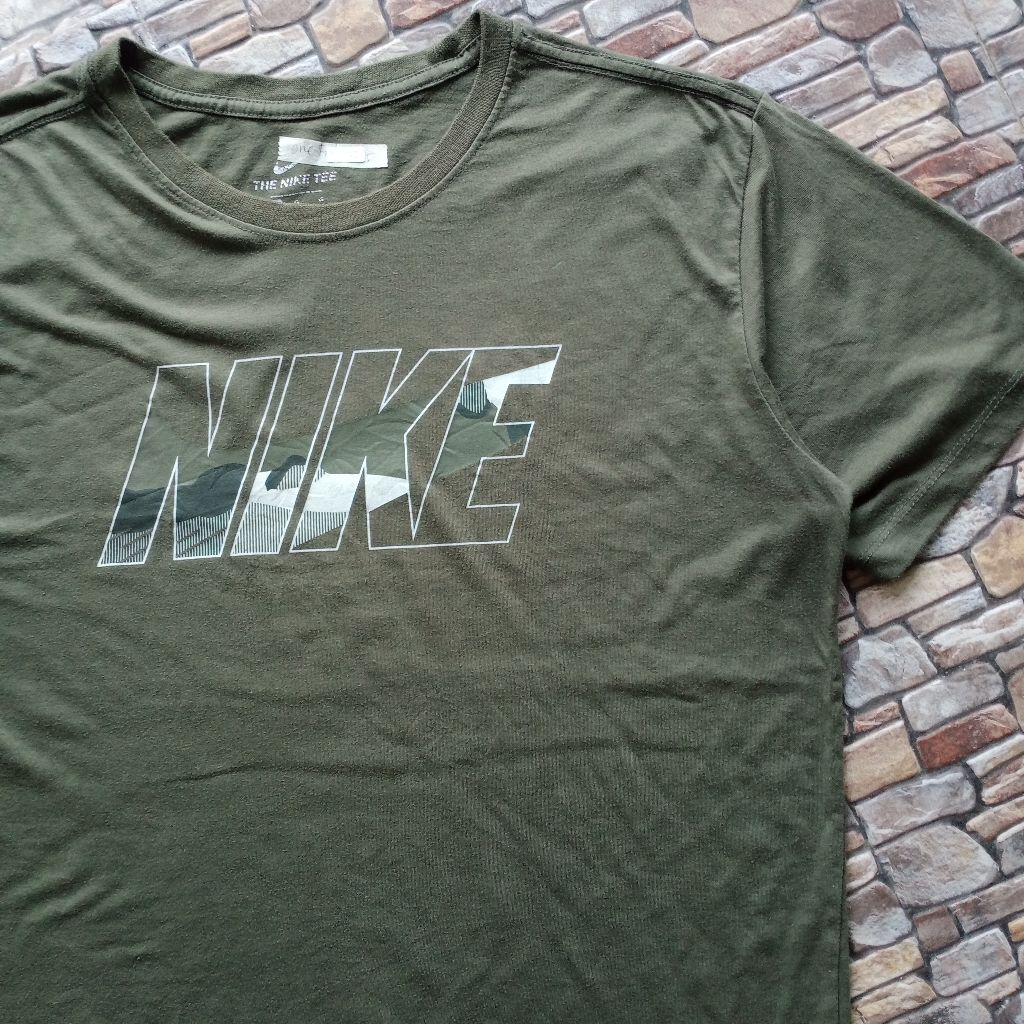 Kaos pria NIKE logo besar original preloved bahan katun