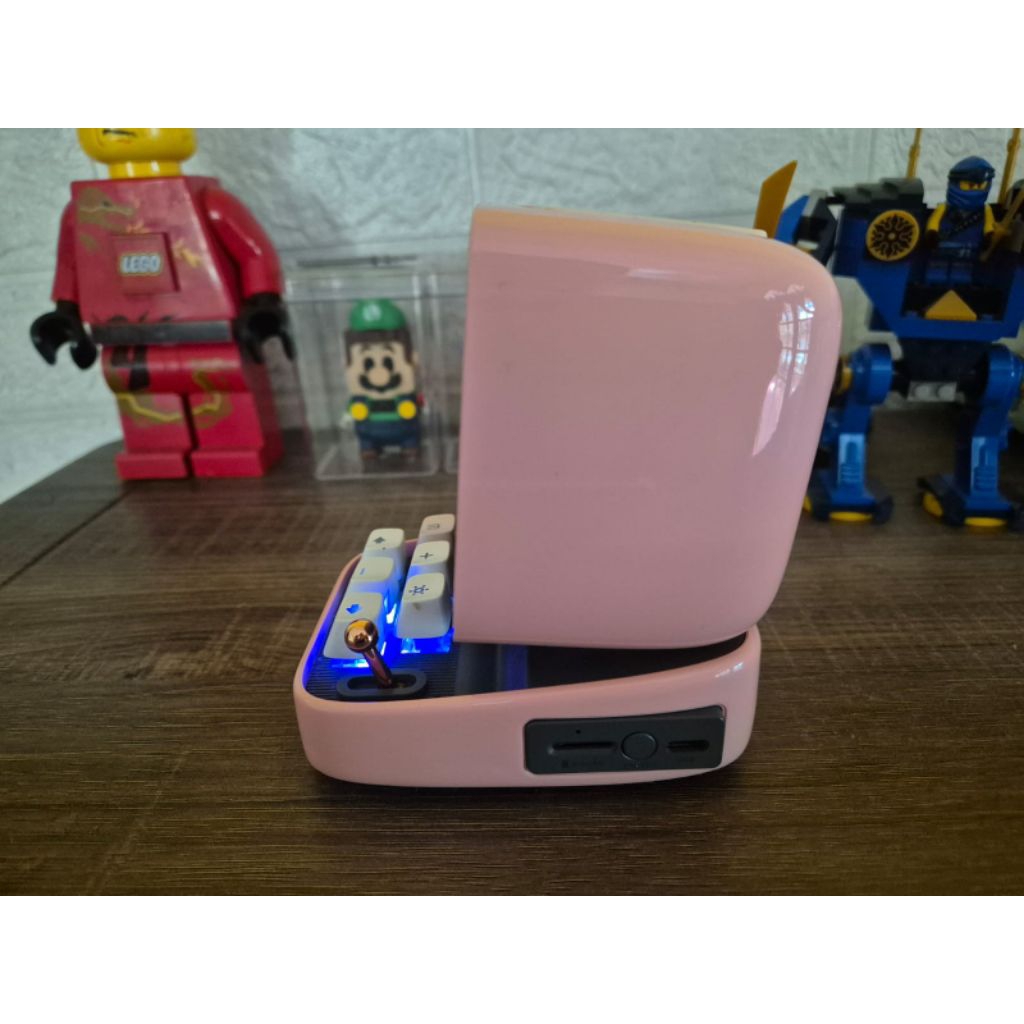 Divoom Ditoo Retro Pixel Art Speaker – Pink Edition