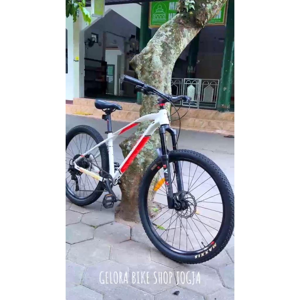 Thrill vanquish 1.0 size M (sepeda bekas)
