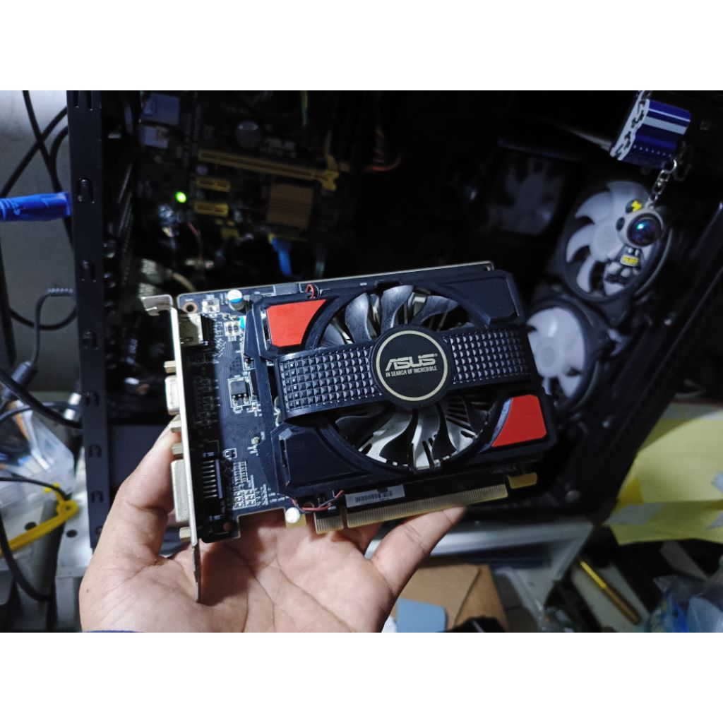 Radeon R7 200 Series (2Gb / 128Bit / GDDR5)