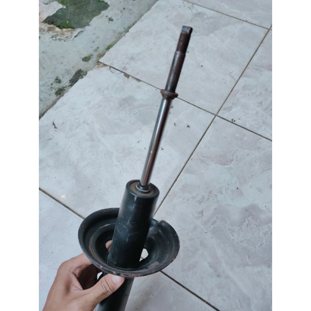 Shockbreaker Depan Kiri Toyota Innova 2004-2016 second copotan original 48520-8Z125 48520-0k560