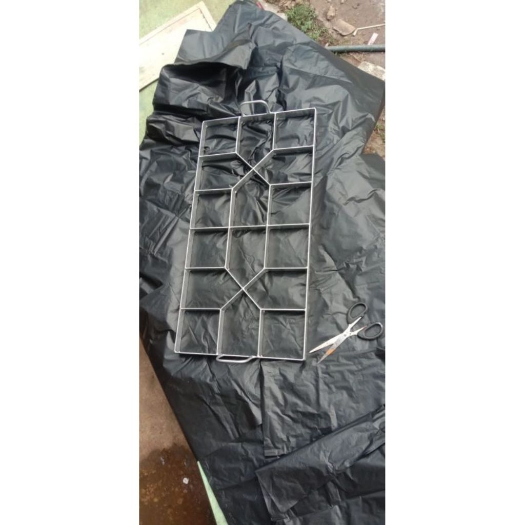 cetakan paving blok 40x 80cm. cetakan jalan paving bahan besi