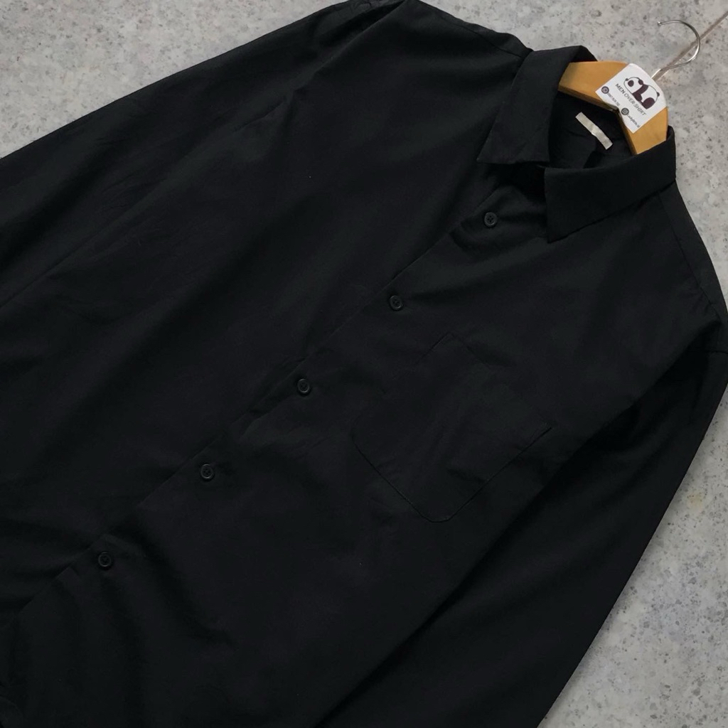 Kemeja Hitam GU Uniqlo