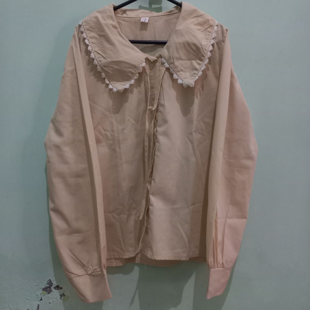 PRELOVED BAJU WANITA warna cream kekuningan (baca deskripsi)