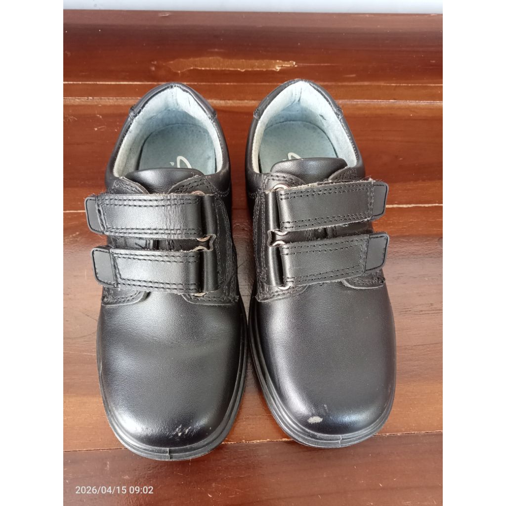 PRELOVED SEPATU PANTOFEL ANAK SEPATU CLARKS ORIGINAL