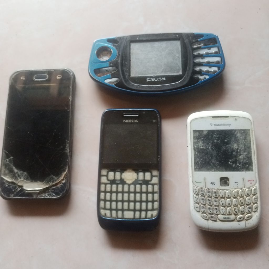 HP Rosok Cross, Samsung J, Nokia E63 dan Blackberry