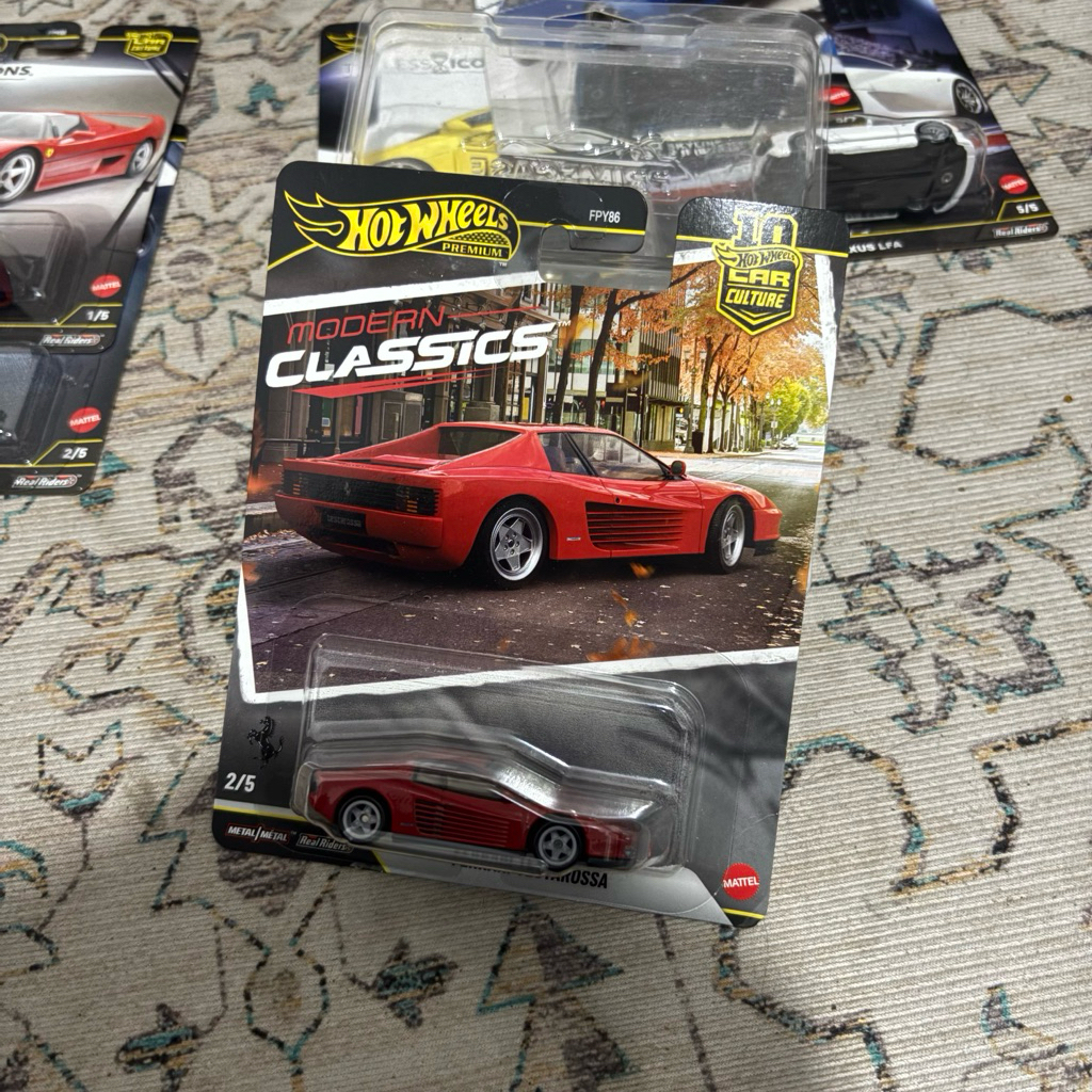 Hot Wheels Premium Ferrari Testarossa Modern Classic