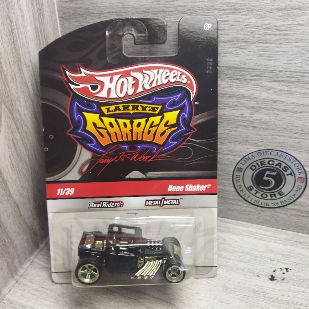 hotwheels CHASE larry's garage real riders Bone Shaker hitam