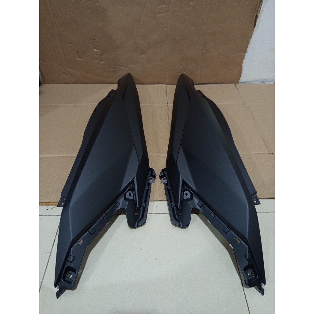 Cover Body Belakang Honda Vario 125/150 Led Old Bodi Samping Vario Led Old HITAM DOFF Tenshi