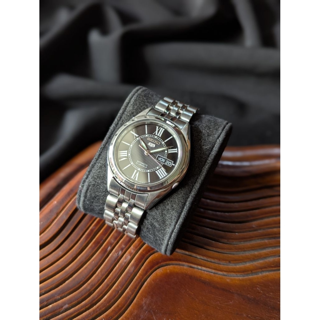 seiko black roman dial, SNKL25k1 bukan snxs79, military