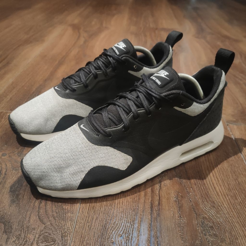 (Preloved) Sepatu Nike Airmax Tavas Size 44