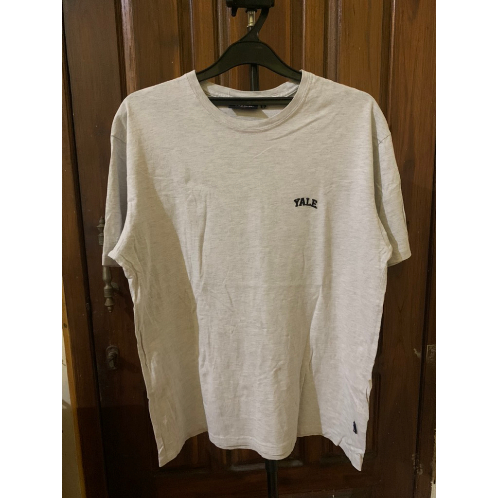 tshirt yale