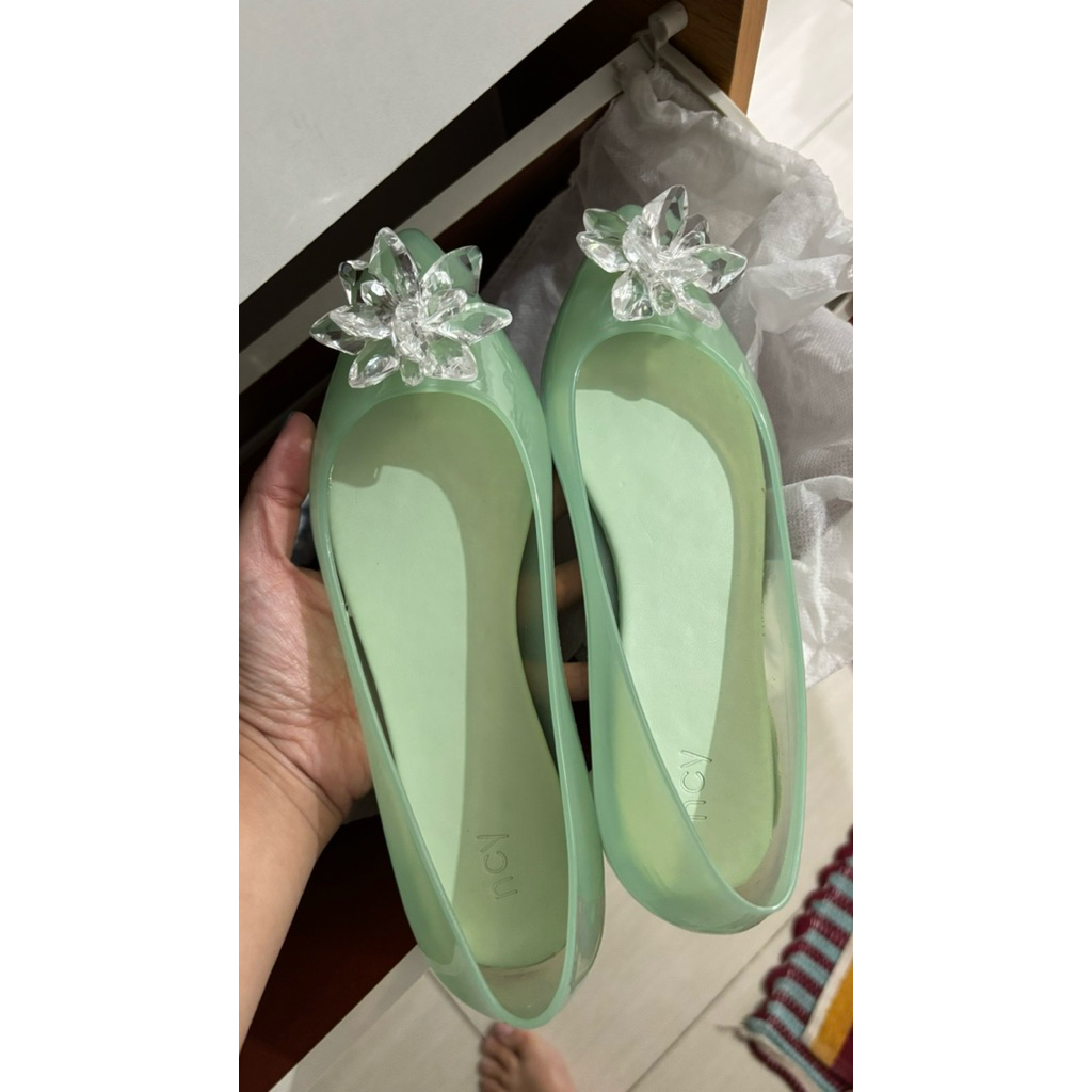 Sepatu CNY hijau mint