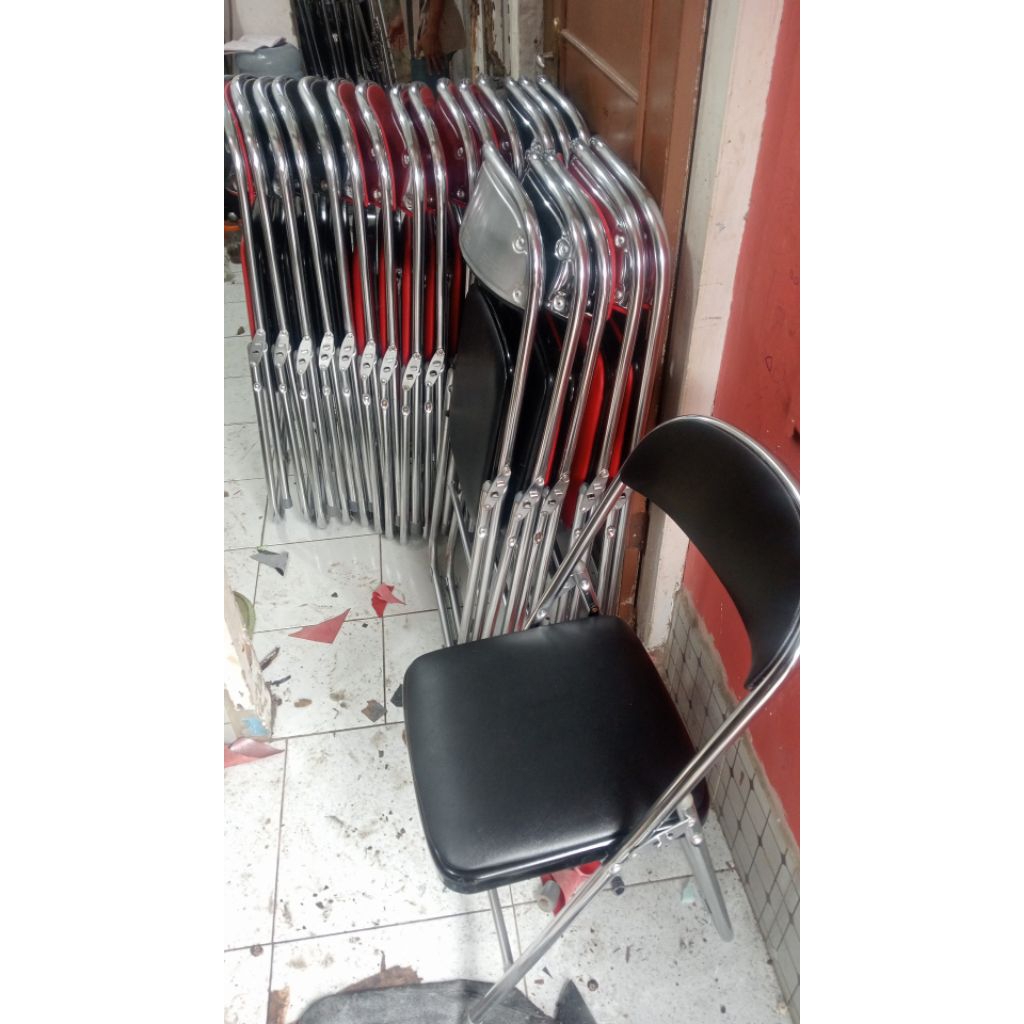 KURSI LIPAT JOK HITAM CHITOSE/FUTURA (REKONDISI)