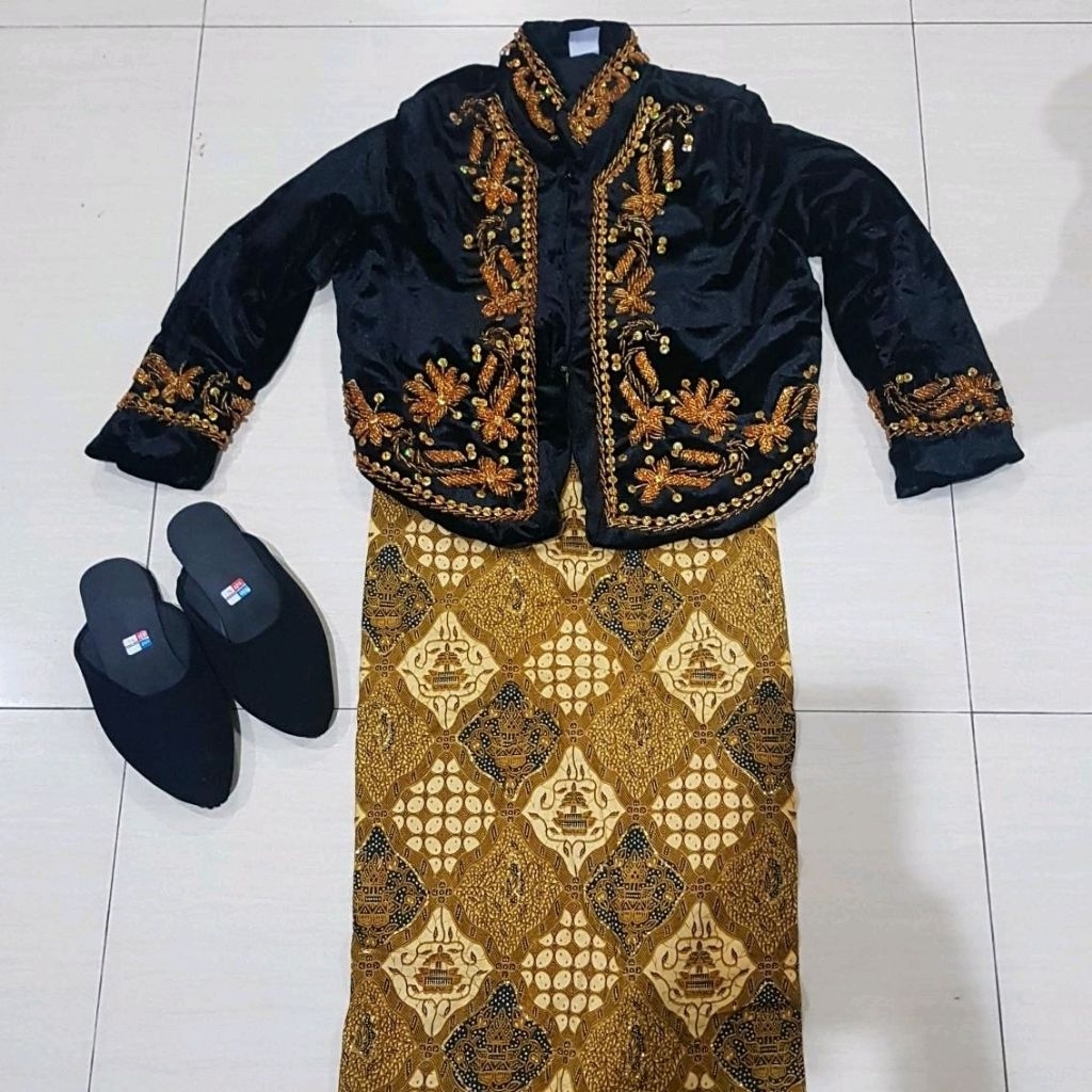 Baju adat jawa anak laki laki TK dan SD umur 5-7 tahun
