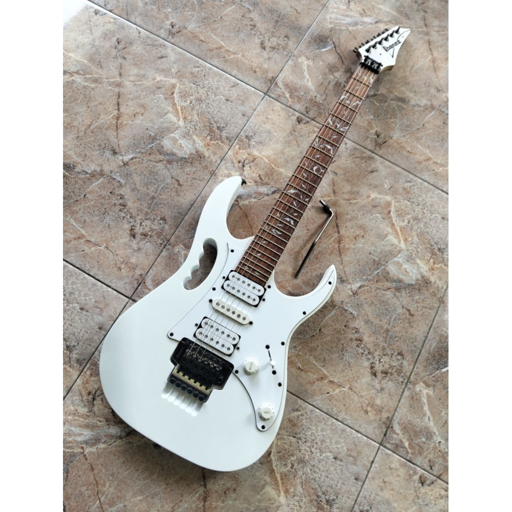 Ibanez jem Jr wh original mii