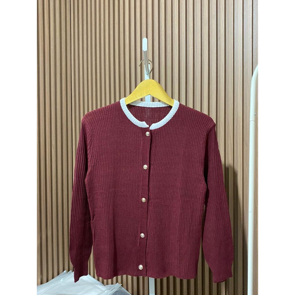 Cardigan Rajut Wanita Basic Kancing Depan Premium