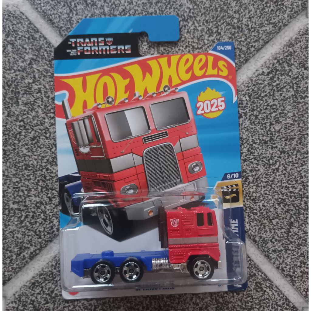 Hot Wheels Diecast - optimus prime