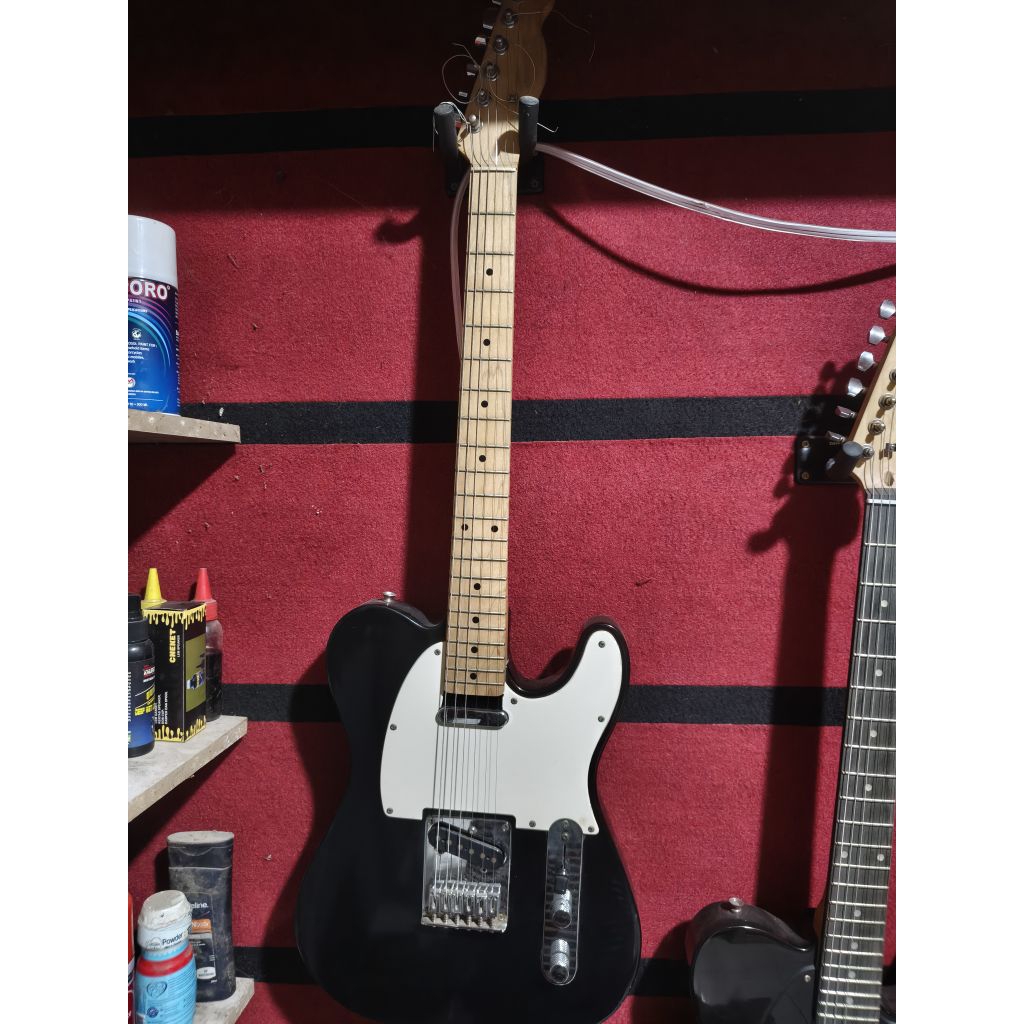 Gitar elektrik Fender