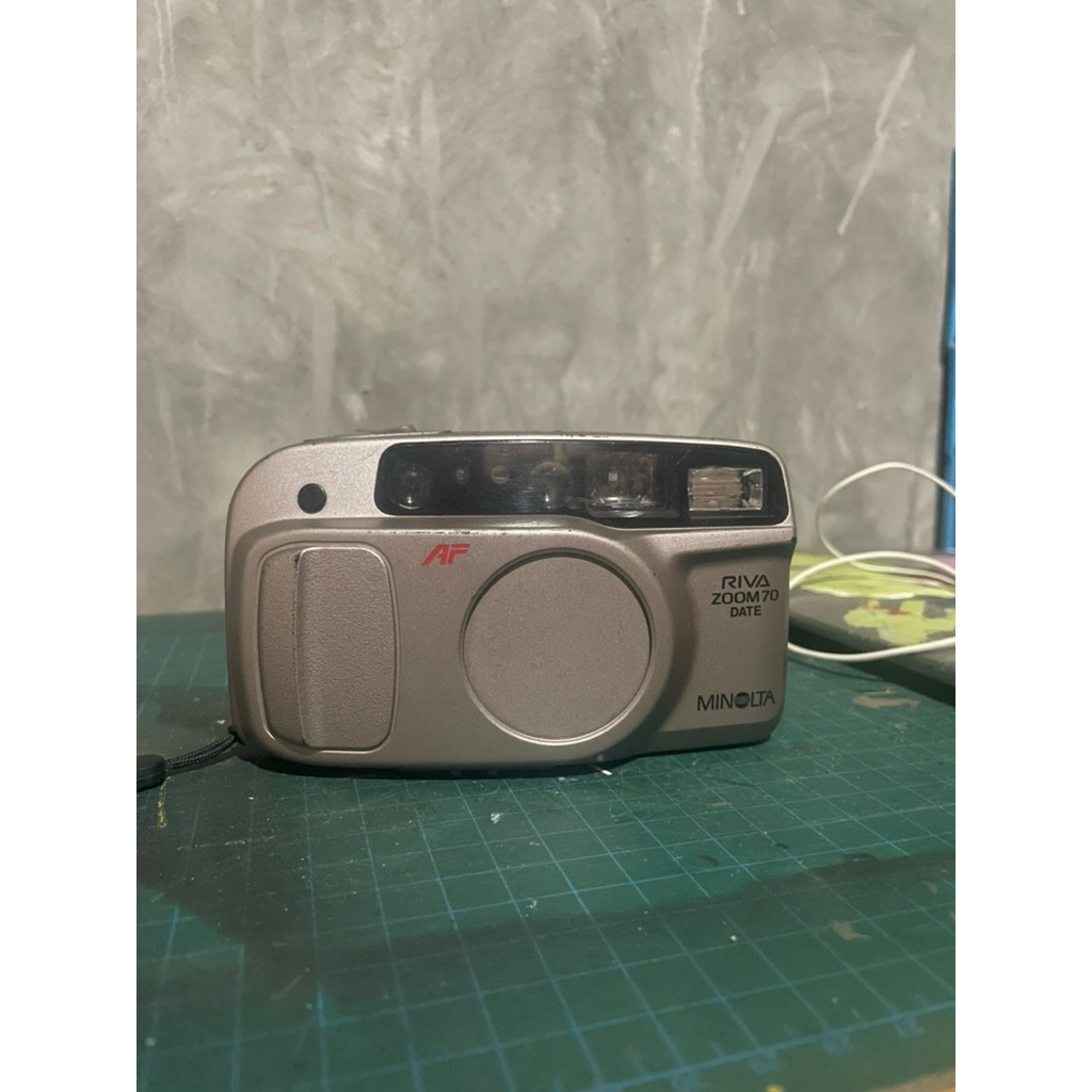 Kamera Analog Minolta Riva Zoom 70 Date