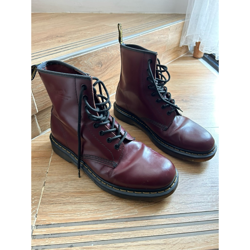 Docmart Cherry red 1:1 uk43