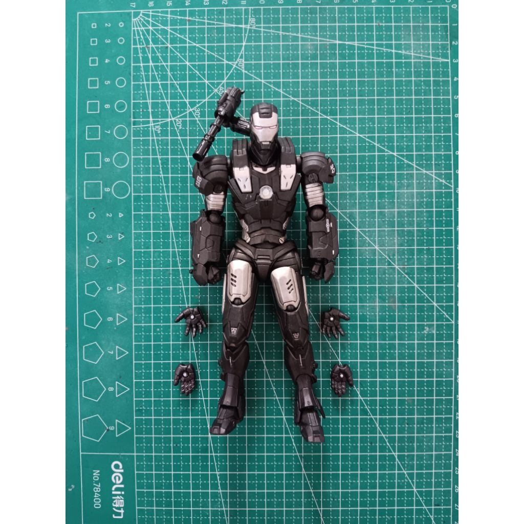 Action Figure Revoltech War Machine 1/12