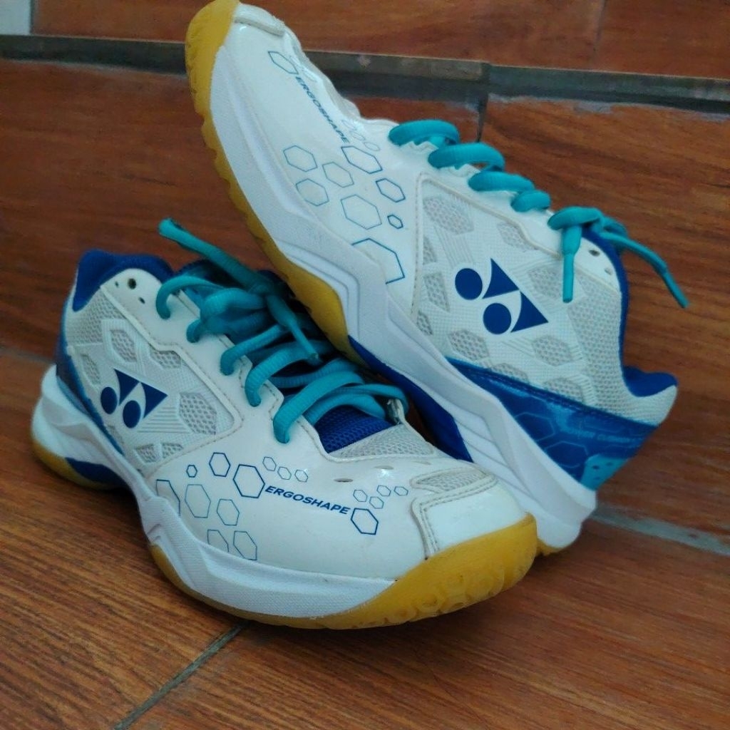 Sepatu Badminton Yonex Ergoshape Power Cushion 101