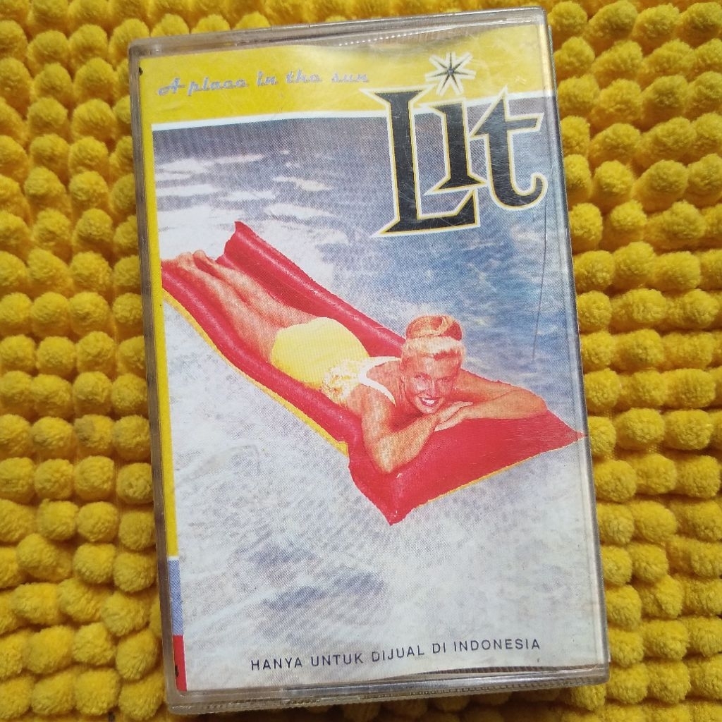 KASET PITA LIT - A PLACE IN THE SUN