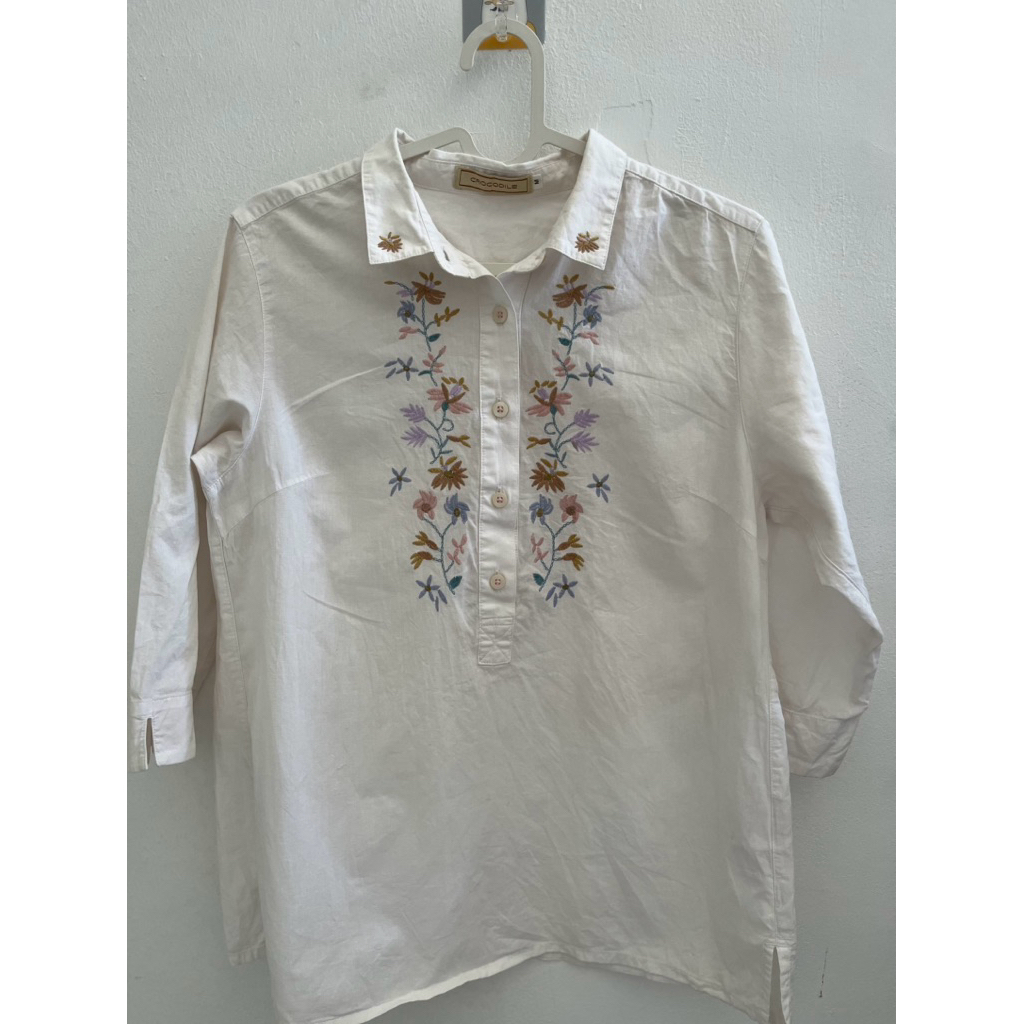 kemeja Putih Crocodile cewek (preloved)
