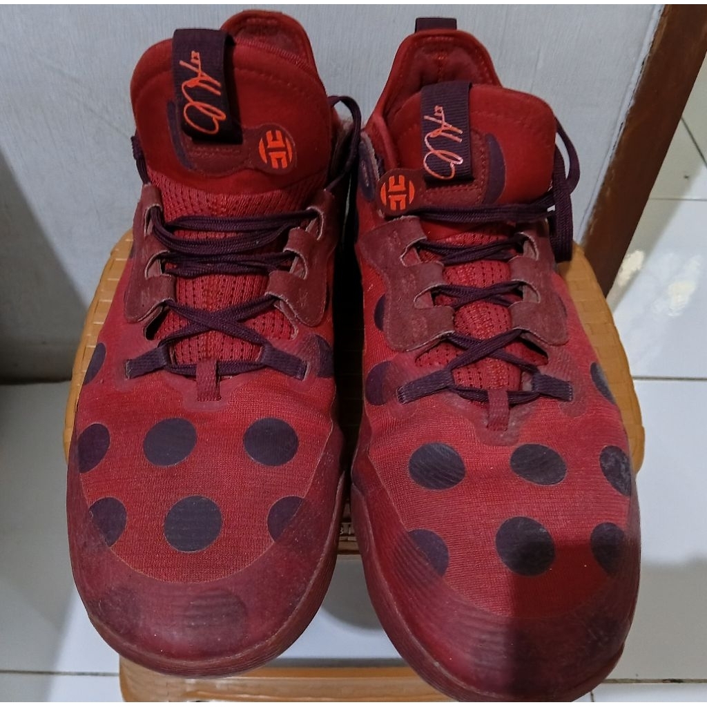 Sepatu Basket Harden Vol.5 Futurenatura