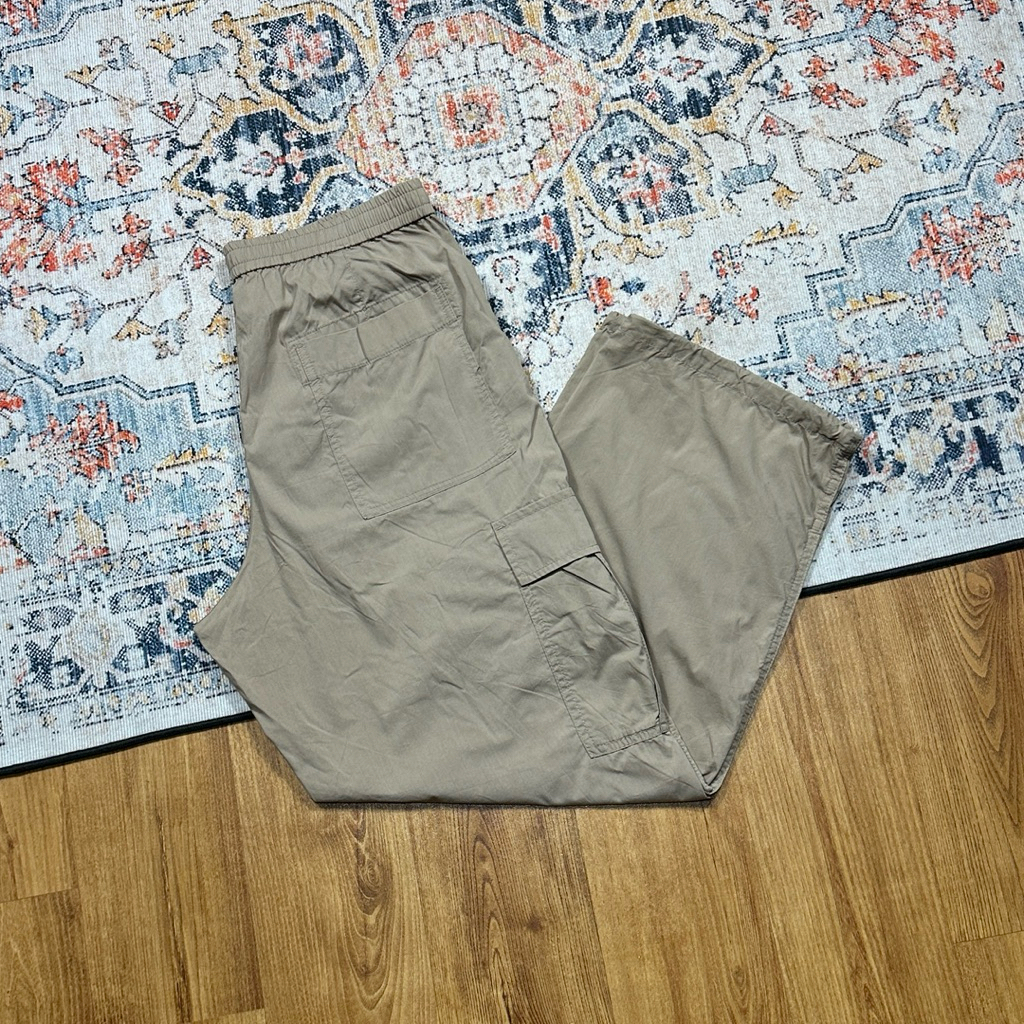 UNIQLO EASY CARGO PANTS SECOND