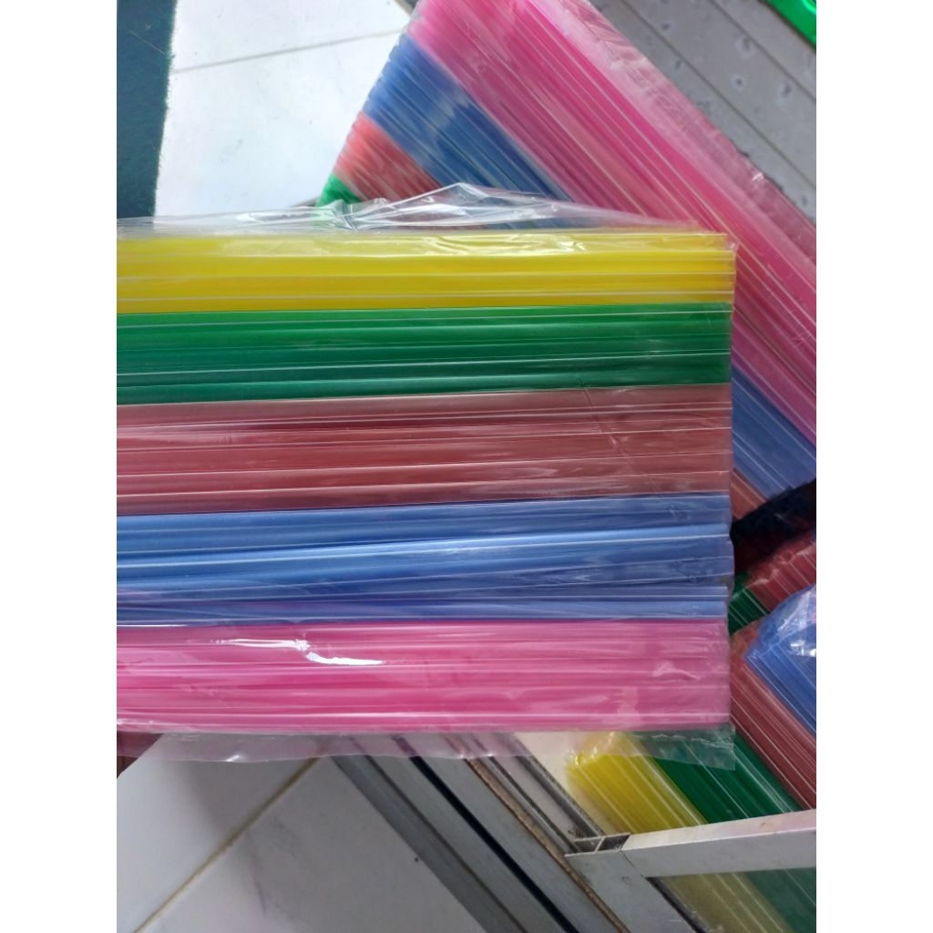 sedotan plastik sedotan es
