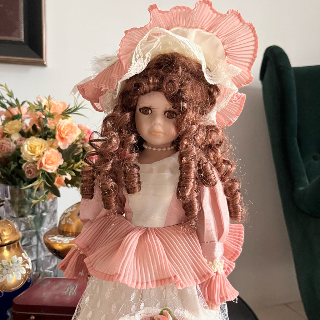 boneka porcelain antik