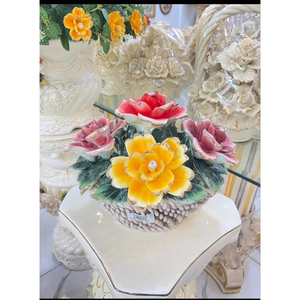 Pajangan keramik Capodimonte