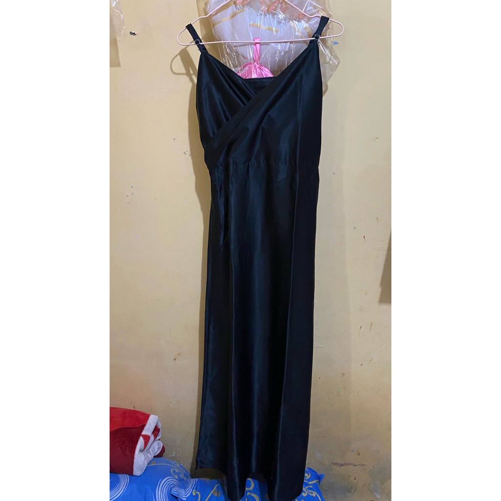 Dress satin panjang