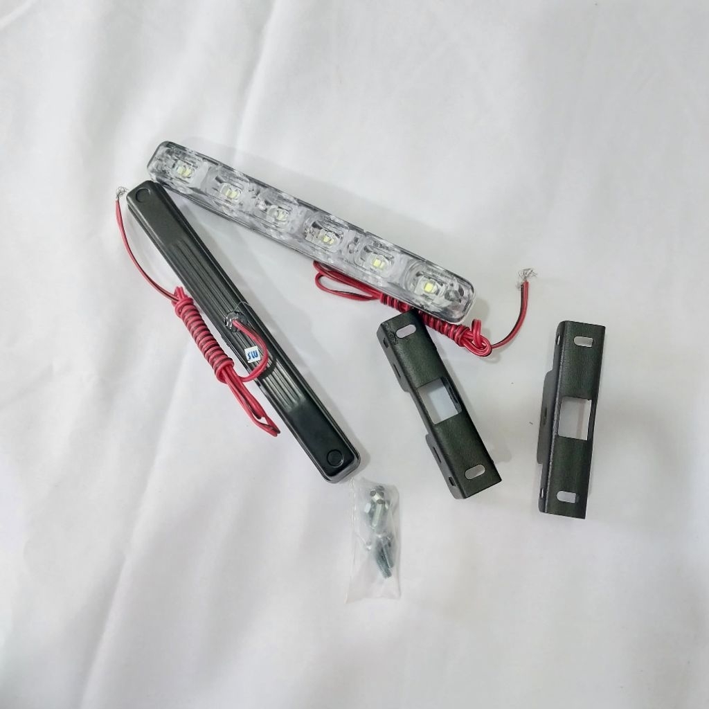 Lampu DRL Mobil 8 LED 12V Super Terang - 2pcs