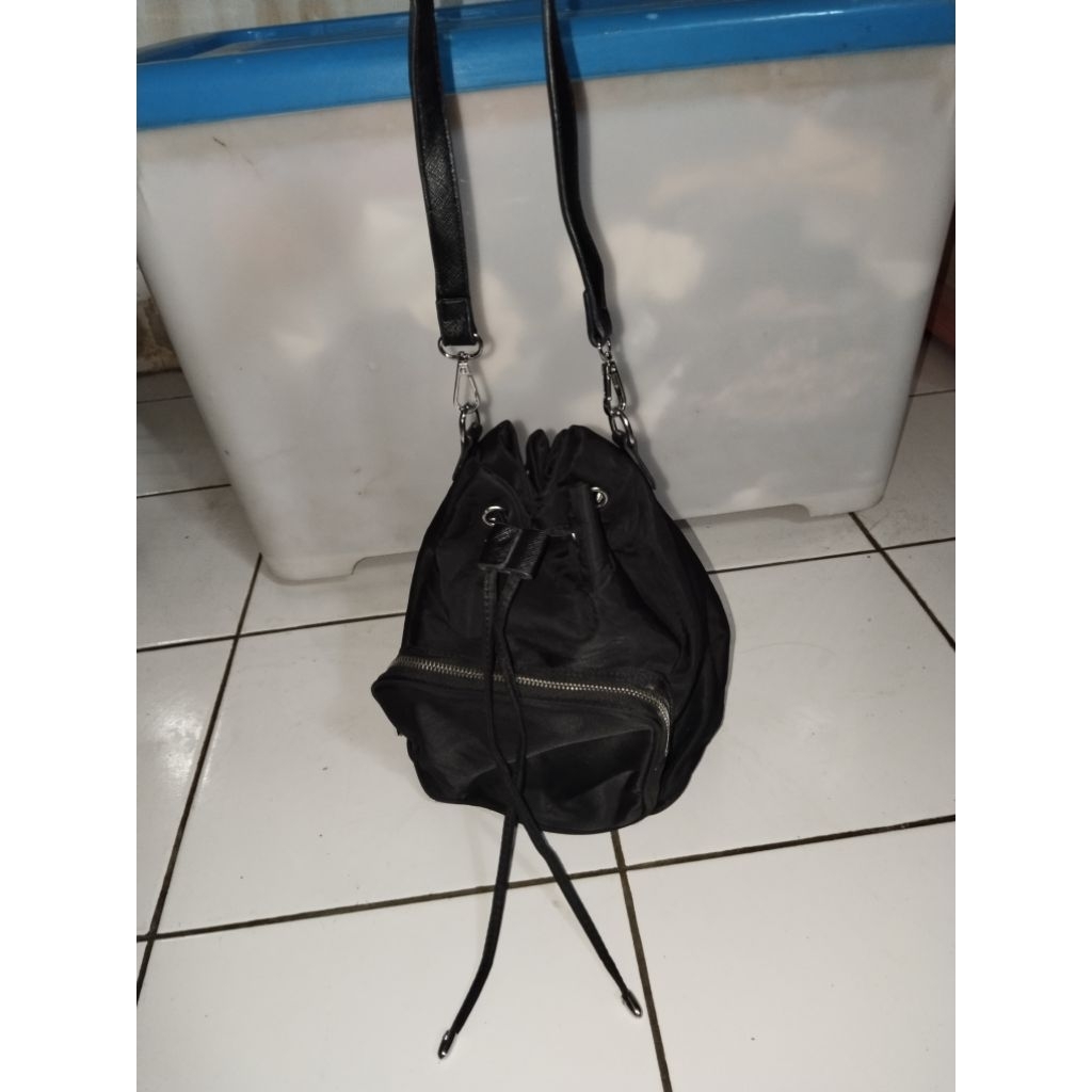 Tas Shoulder Serut Nylon