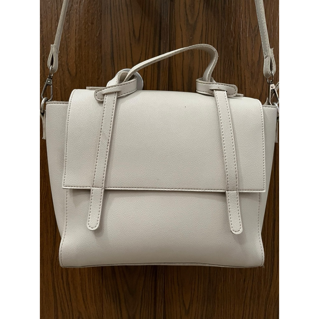 PL Sling Bag White by BERRY BENKA