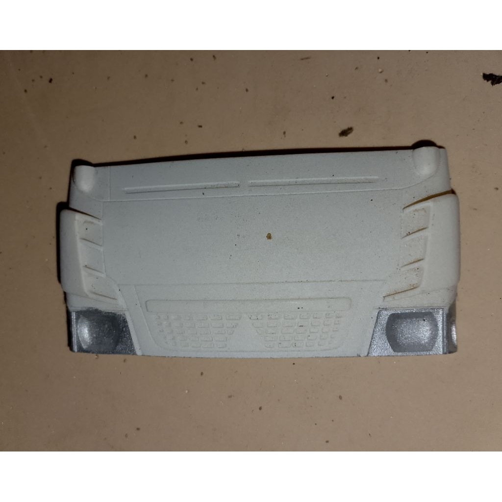 face canter pipi miniatur skala truk plastik