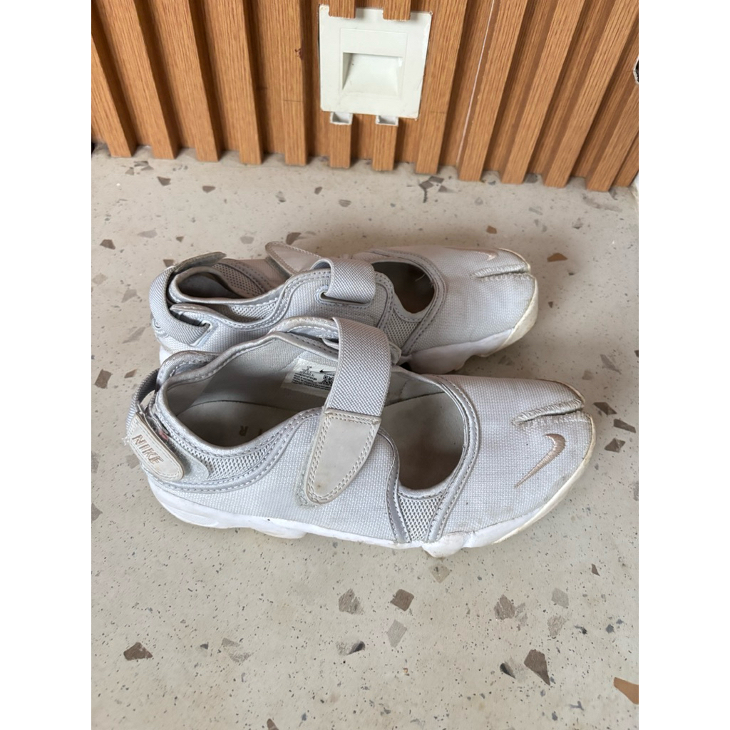 nikee air rift preloved