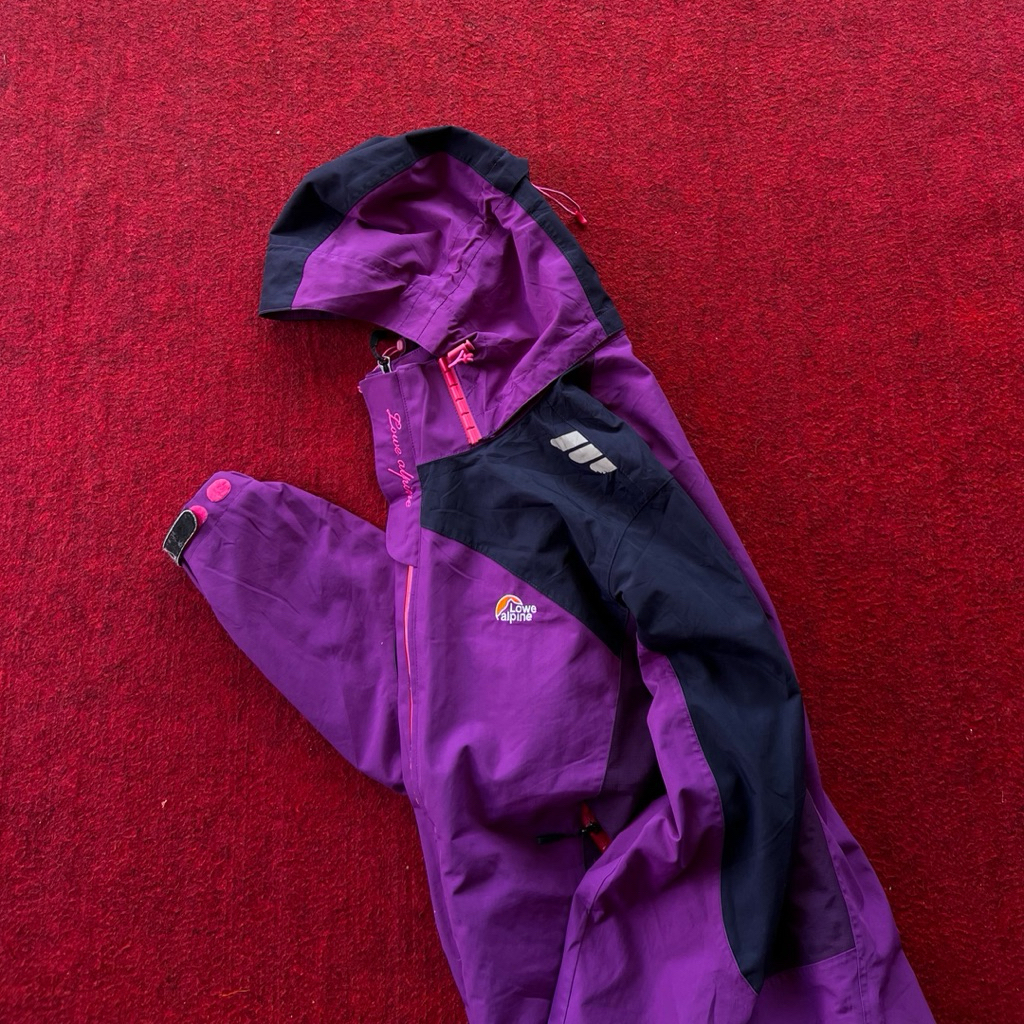 jaket lowe alphine gorpcore Size : M (P : 65cm X L : 53cm)