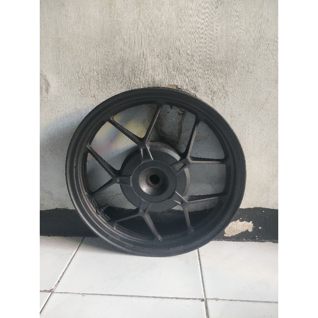 velg belakang Vario 125/150 LED original