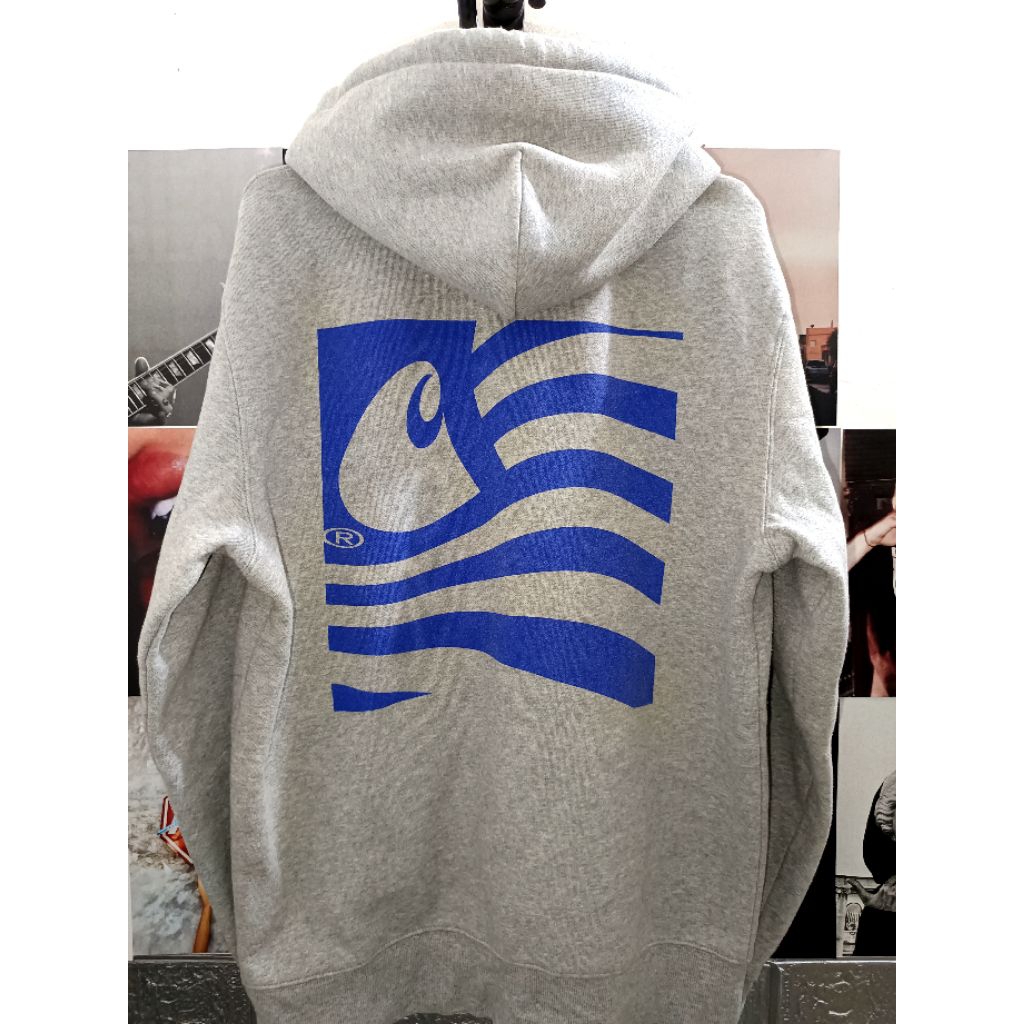 hodie carhart waving state