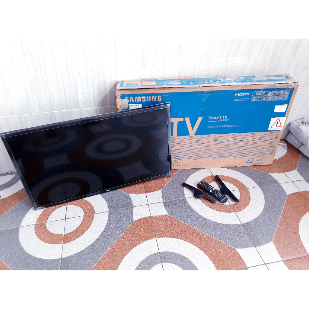 TV LED SMART SAMSUNG 32IN YOUTUBE NETFLIK DIGITAL TV MULUS SEPERTI BARU