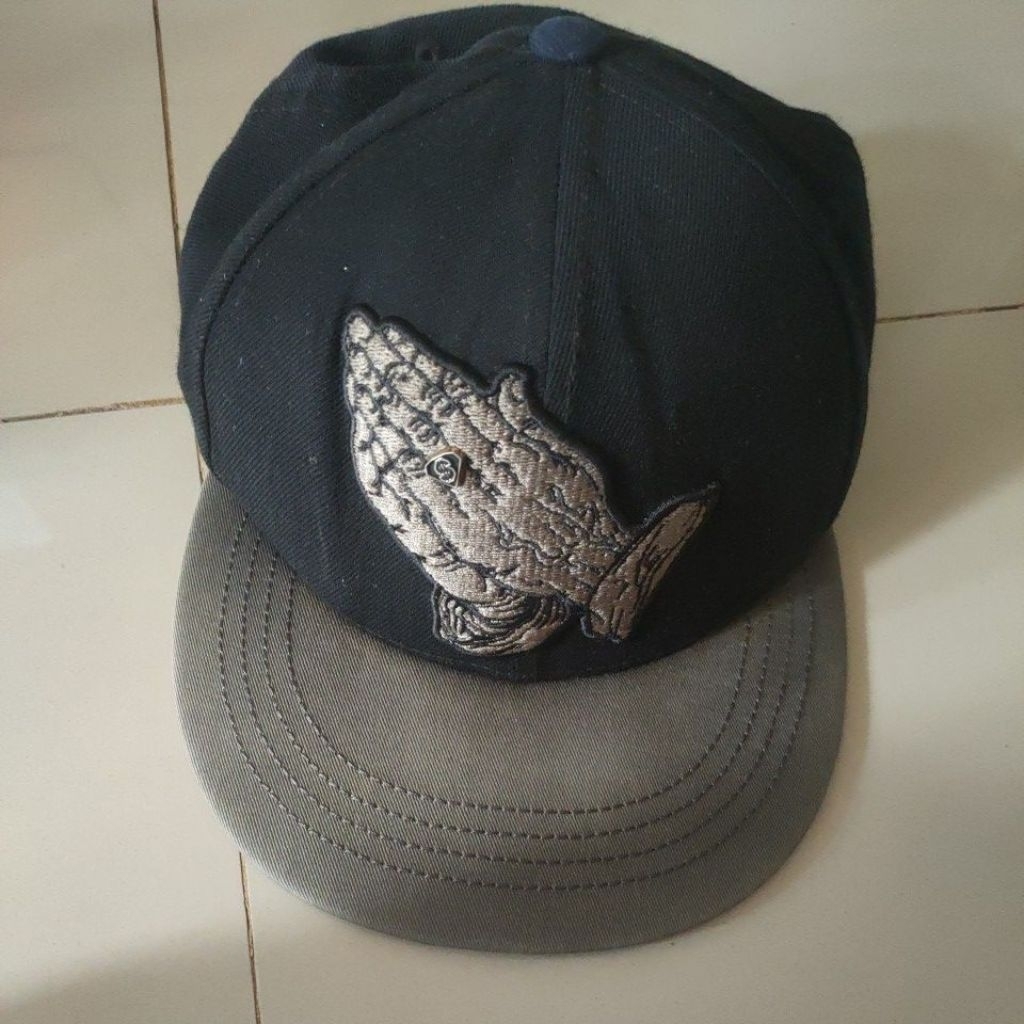 topi urban swagger